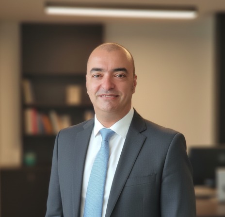 Portrait de Cyril BAROUKH, fondateur de CBFLUIDE